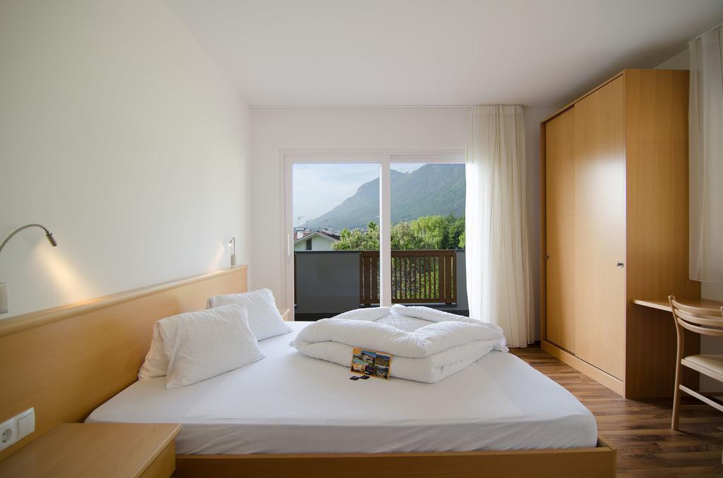 Garni Hotel Peterlinhof Caldaro Pokoj fotografie