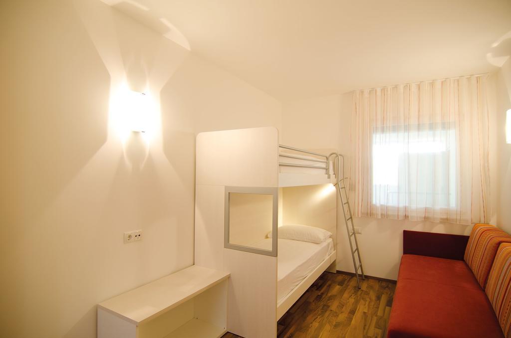 Garni Hotel Peterlinhof Caldaro Pokoj fotografie