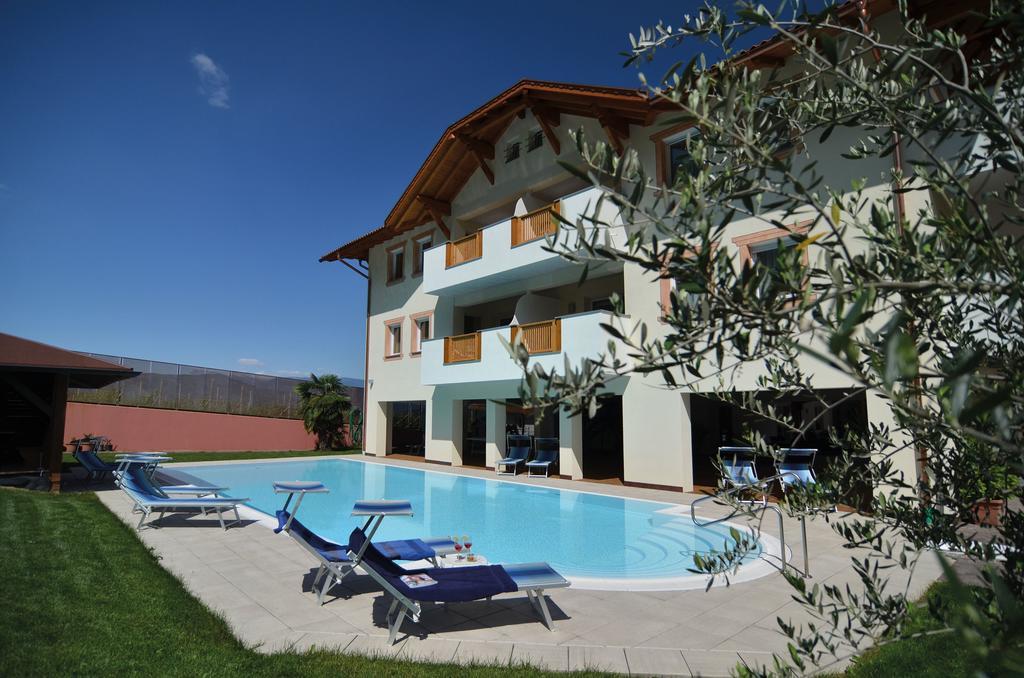 Garni Hotel Peterlinhof Caldaro Exteriér fotografie