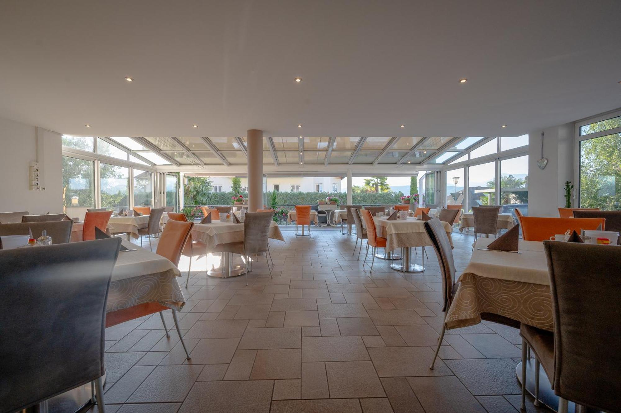 Garni Hotel Peterlinhof Caldaro Exteriér fotografie