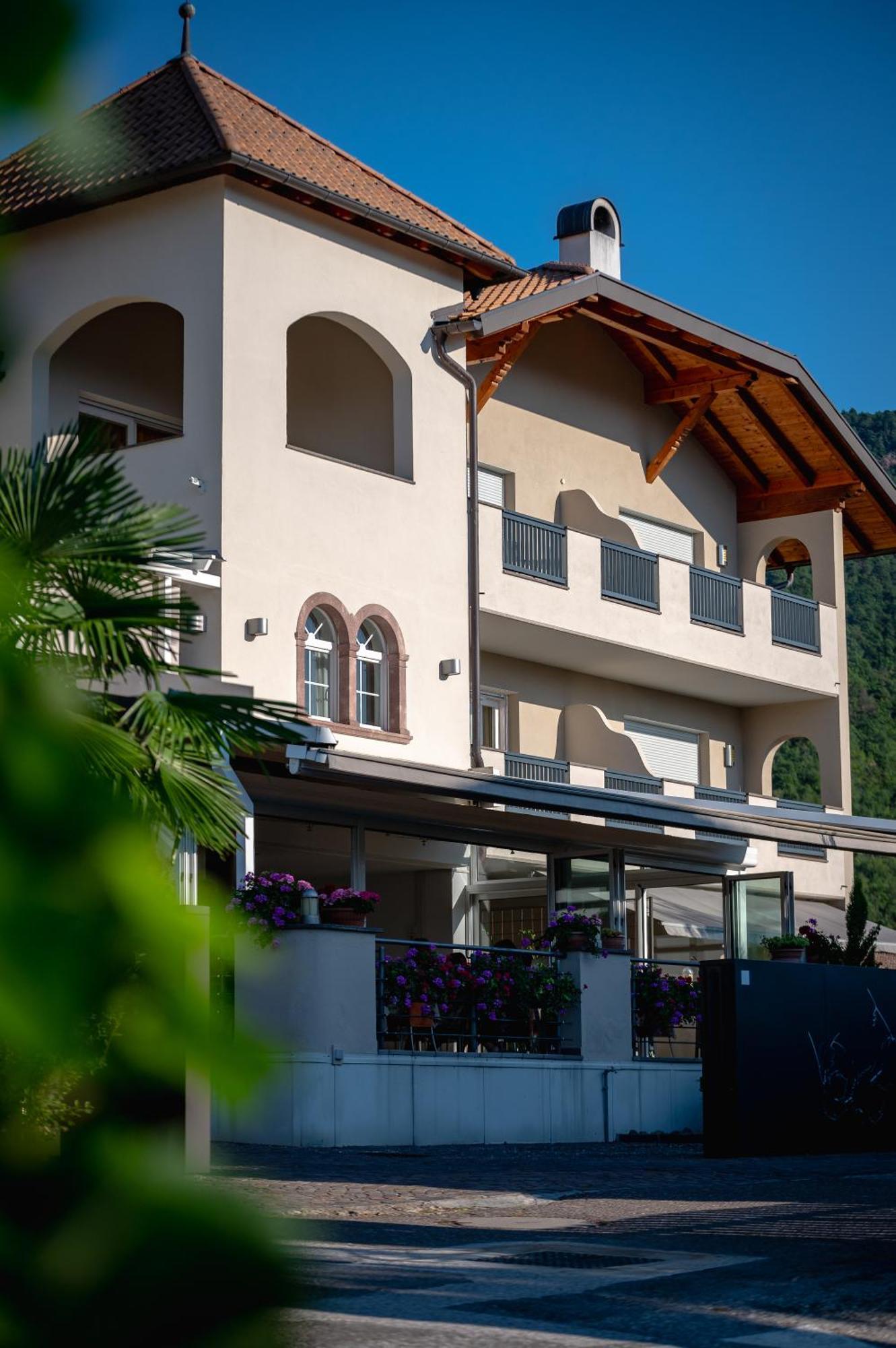 Garni Hotel Peterlinhof Caldaro Exteriér fotografie