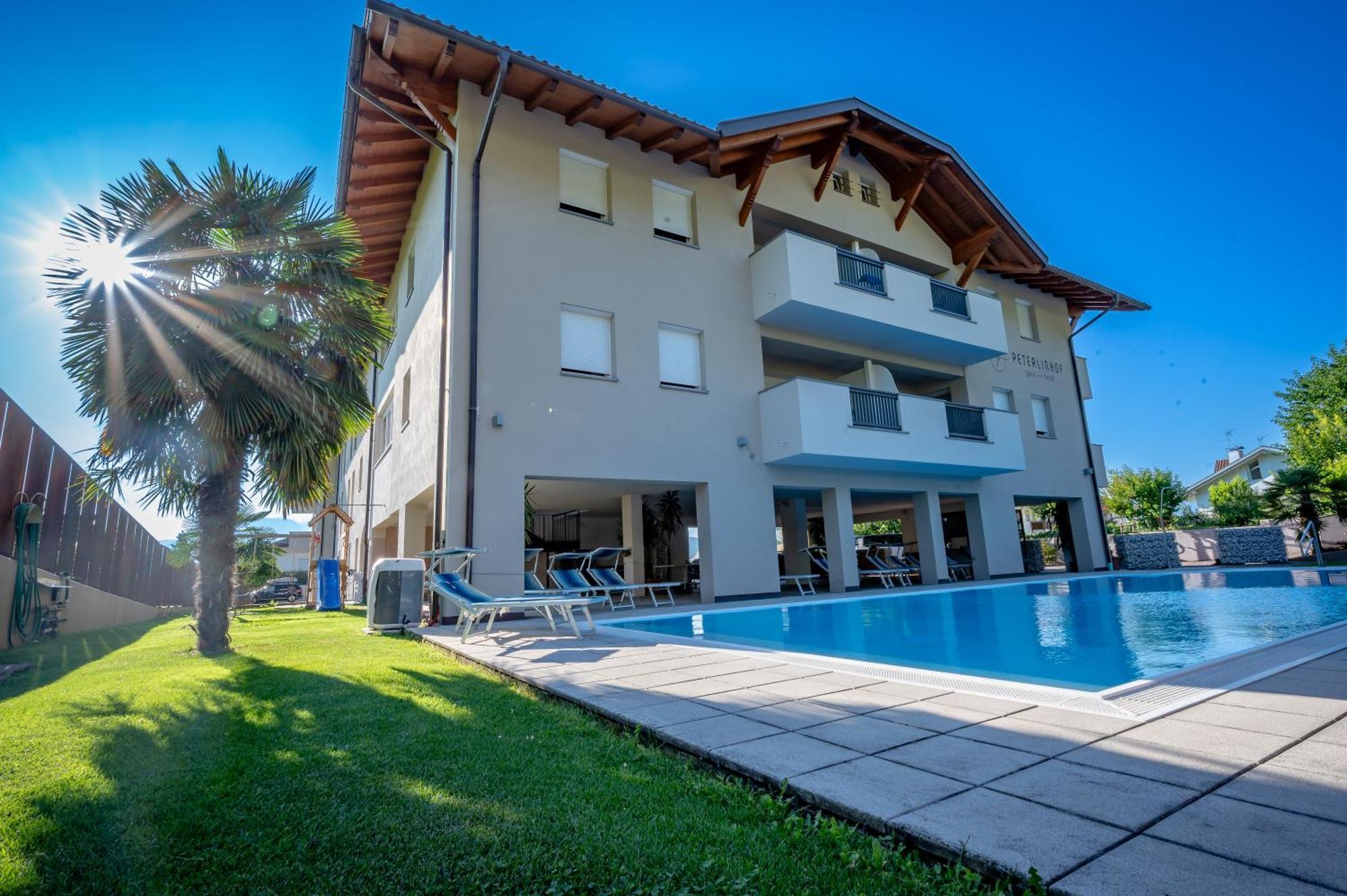Garni Hotel Peterlinhof Caldaro Exteriér fotografie