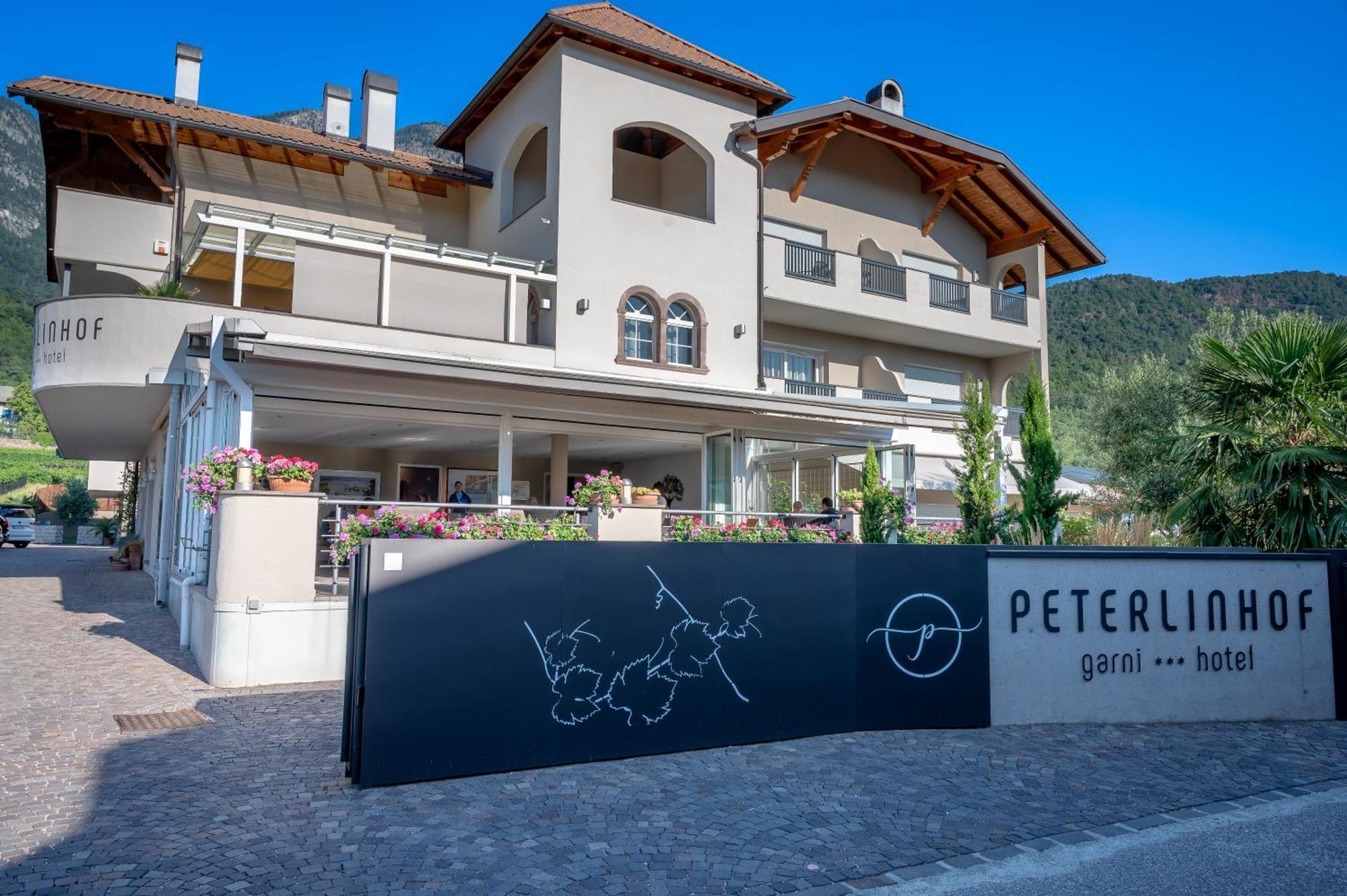 Garni Hotel Peterlinhof Caldaro Exteriér fotografie